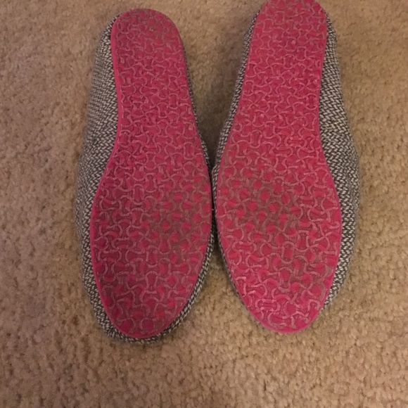 Like new toms tweed with pink soles - Picture 2 of 2