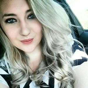 Meet your Posher, Hailey