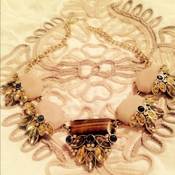 Gorgeous Mark Natural Stones Fashion Necklace