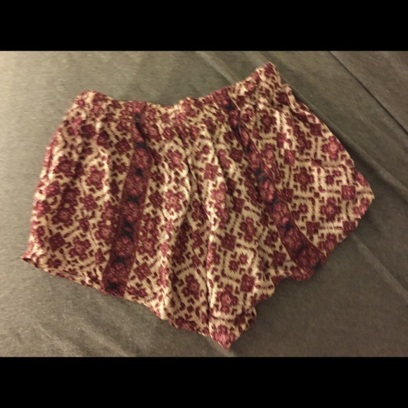 SOLD IN BUNDLE Brandy Melville Aztec Remi Shorts - Picture 2 of 2