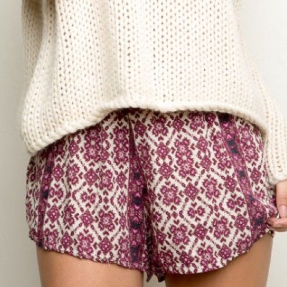 SOLD IN BUNDLE Brandy Melville Aztec Remi Shorts - Picture 1 of 2