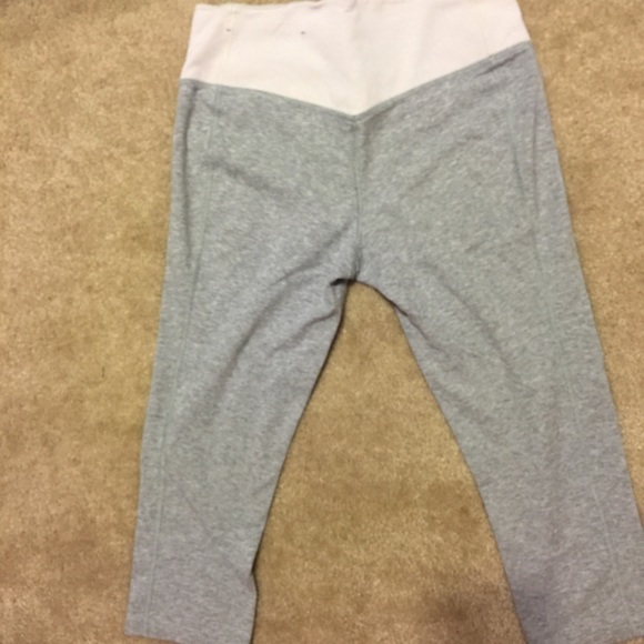 Nike capris - Picture 2 of 4