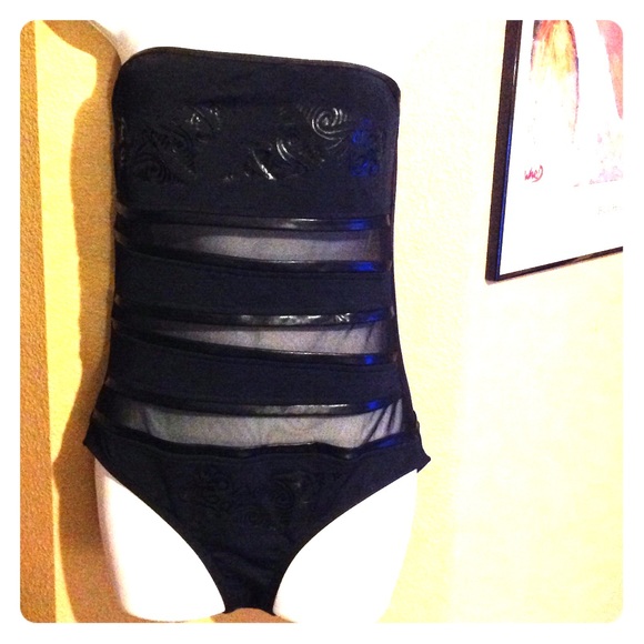 Ed Hardy swimwear Size M