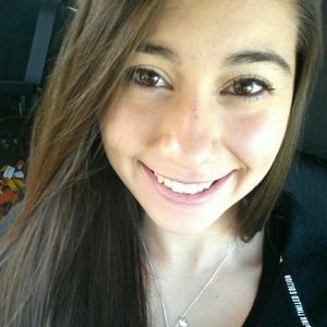 Meet your Posher, Emily