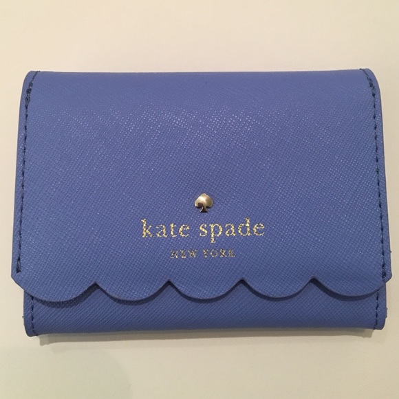 (SOLD)Kate Spade Scallop Darla - Picture 4 of 4
