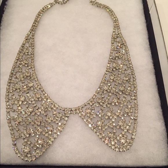 Silver rhinestone collar necklace