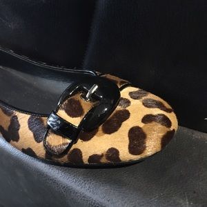 New in box Stuart Weitzman Leopard flats