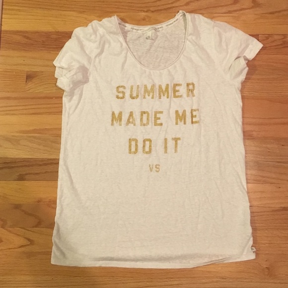 VS white tshirt