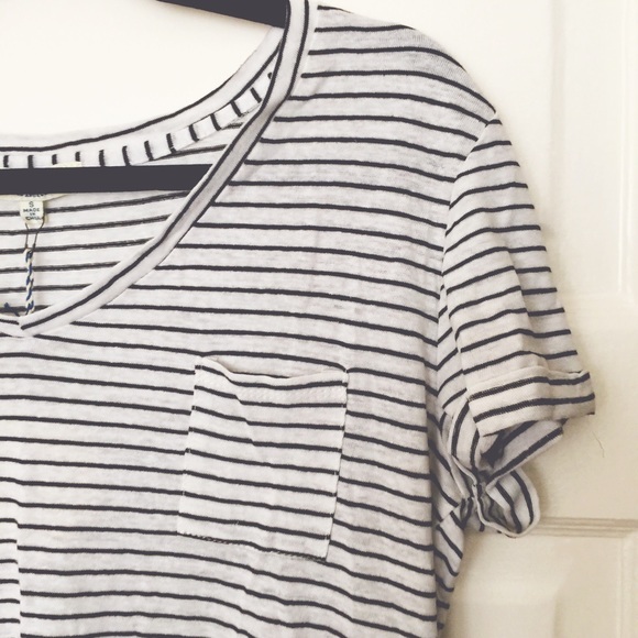 LAST ONE! Black and White Striped Tee - Picture 4 of 4
