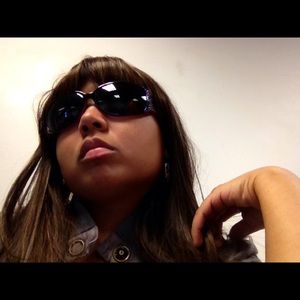 Meet your Posher, Tenese