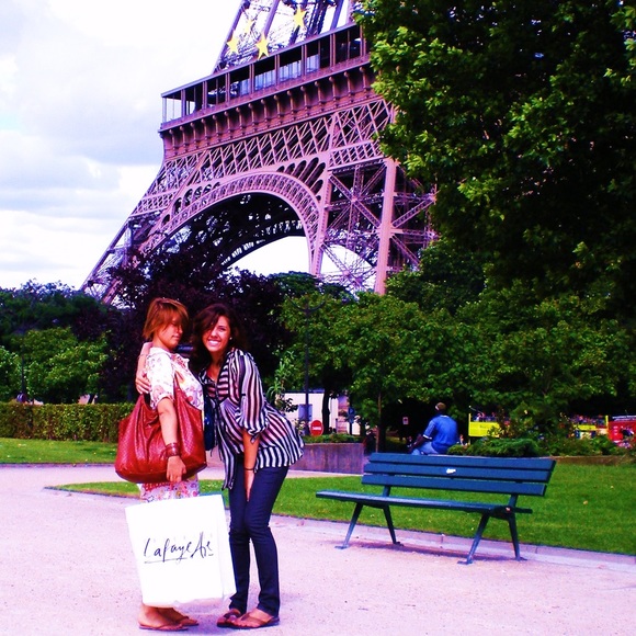 Flowy Chiffon-y Blouse - Picture 4 of 4