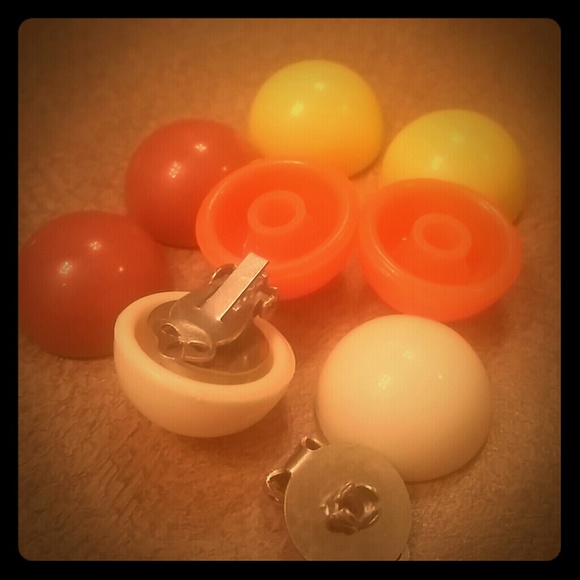 Vintage Clip on Earrings - Picture 1 of 1