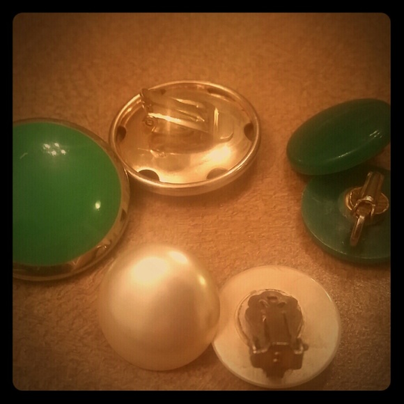 Vintage clip on earrings - Picture 1 of 1