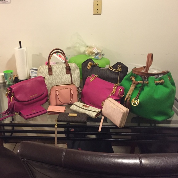 💕Just Sharing My MK's 👛👜 Collection 💕 - Picture 4 of 4