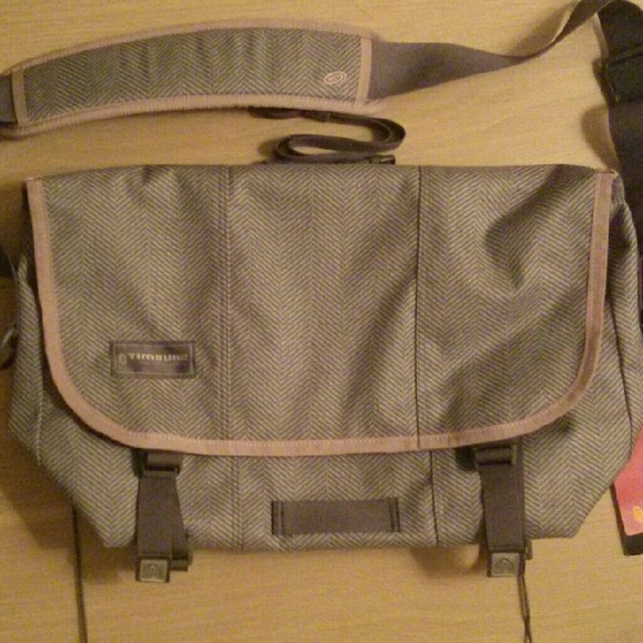 NWOT Timbuk2 Classic Messenger Bag