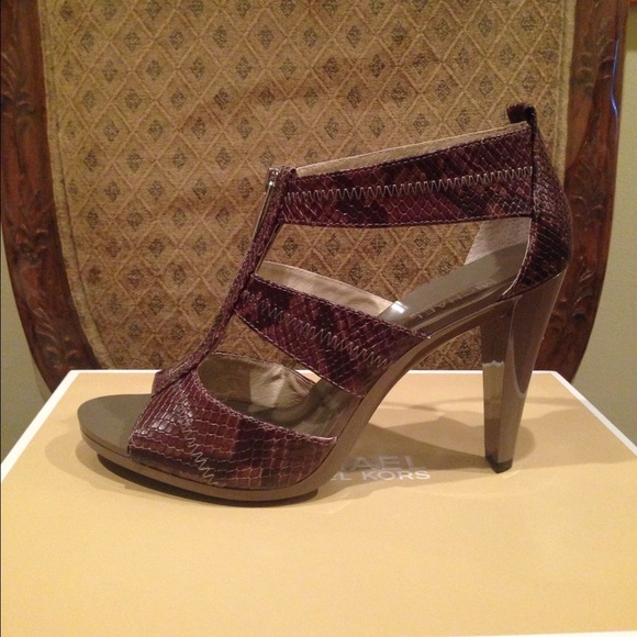 NEW MK PURPLE HEELS - Picture 2 of 4