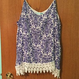 Super cute XL Maurice's Blue and White tank