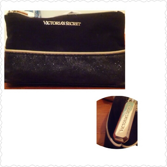 $10 TILL TUESDAY SALE  Rare Makeup Bag/Clutch