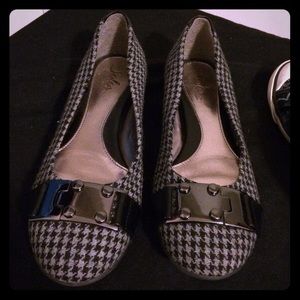 They are shoes size 9
