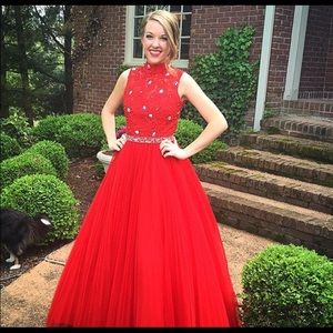 Sherri hill
