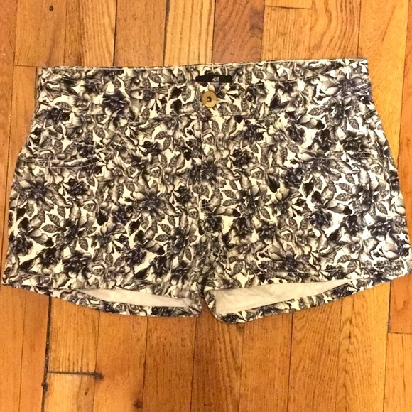 NWOT H&M shorts