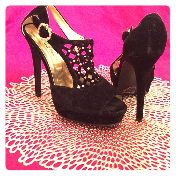 Apple Bottoms Heels