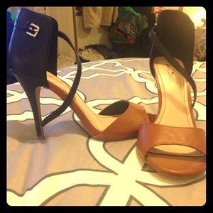 Sexy two-toned stiletto sandals
