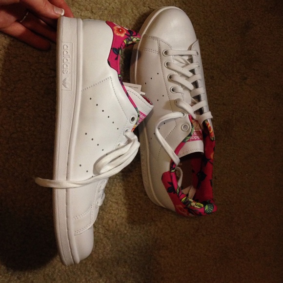 Women's Adidas Stan Smiths