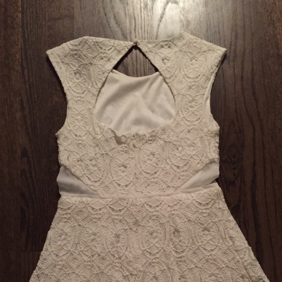 Kimchi & Blue / Urban Outfitters white Sundress - Picture 2 of 3