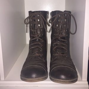 Combat boots
