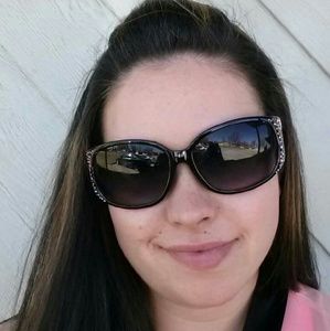 Meet your Posher, Kaela