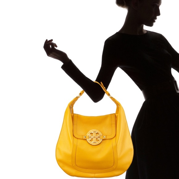 Amanda Flat Tory Burch