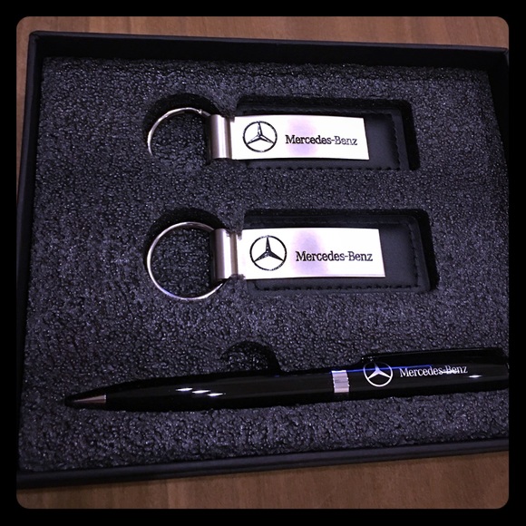Mercedes - Benz Key chains and Pen