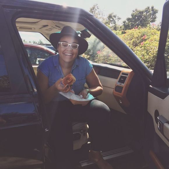 Meet your Posher, Amaris