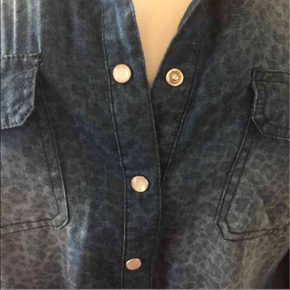 Denim style button shirt - Picture 4 of 4