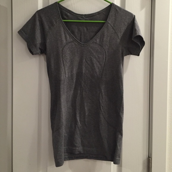 Grey lululemon workout top