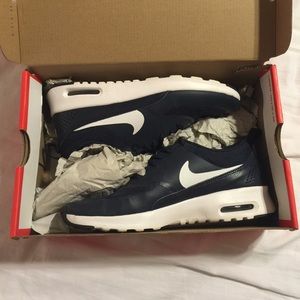 Flash Sale! Nike Thea Air Max