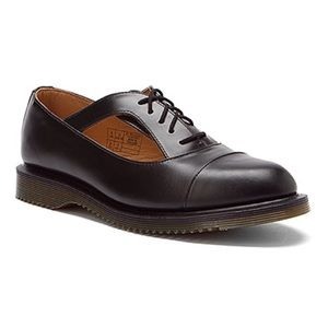 Dr Martens Carrigan cut out shoe