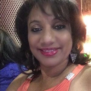 Meet your Posher, Aloma