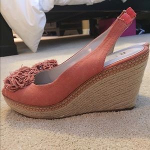 Report 8.5 Coral Wedges/Espadrilles