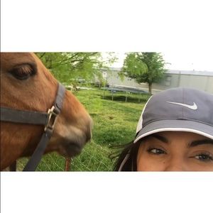 Meet your Posher, Connie