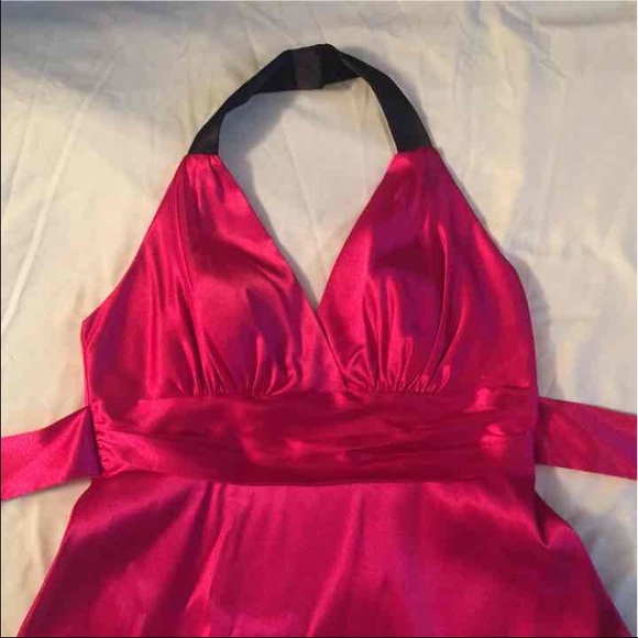 Color block pink & black halter dress - Picture 4 of 4