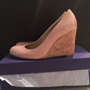 Stuart Weitzman nude Hello Wedge 7.5