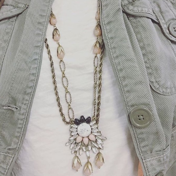 ⚠️FLASHSALE 🆕 Statement Necklace - Picture 4 of 4