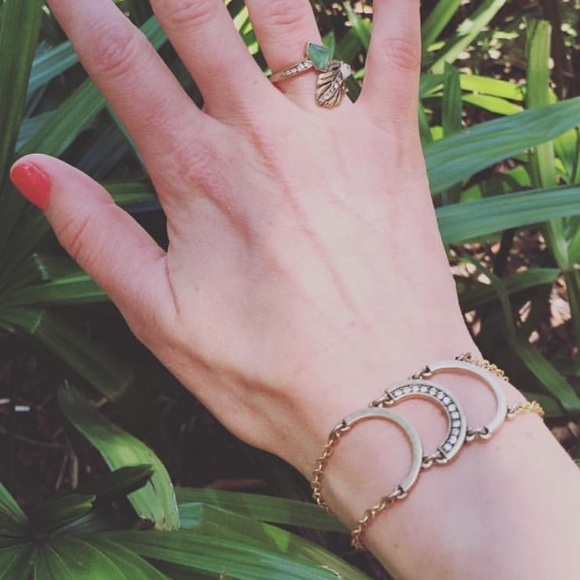 🆕 Statement Bracelet - Picture 2 of 3