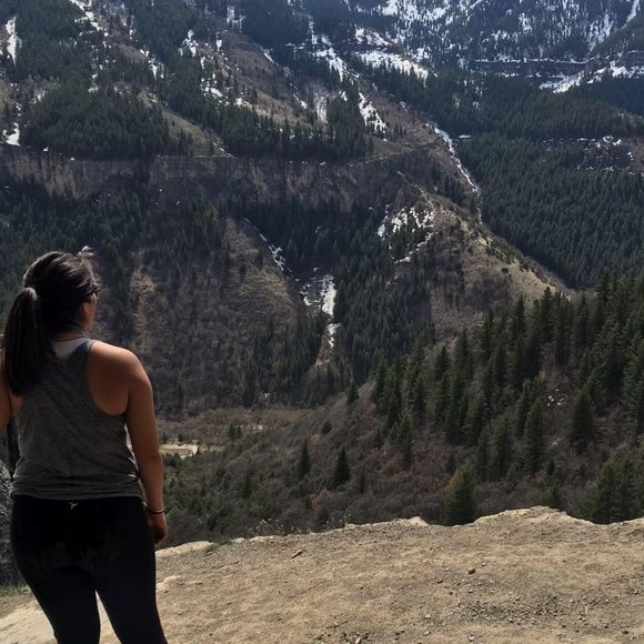 Meet your Posher, Carminda