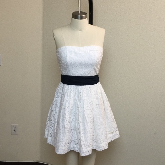 New Gilly Hicks lace tube dress with fabric belt