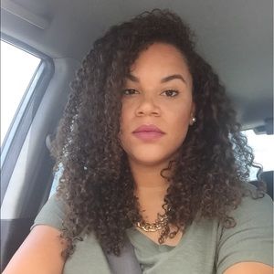 Meet your Posher, Courtney