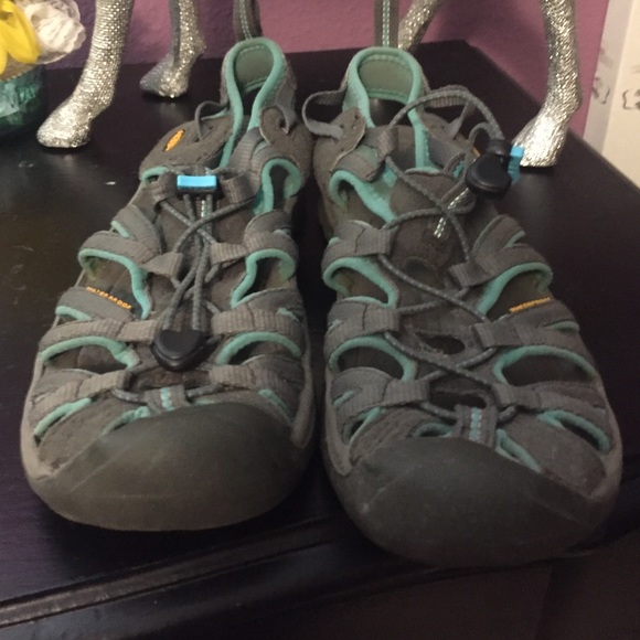 Blue and gray keens
