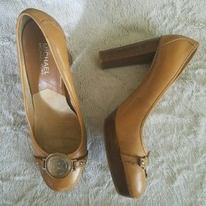 Michael Kors Retro Wooden Heeled Pumps
